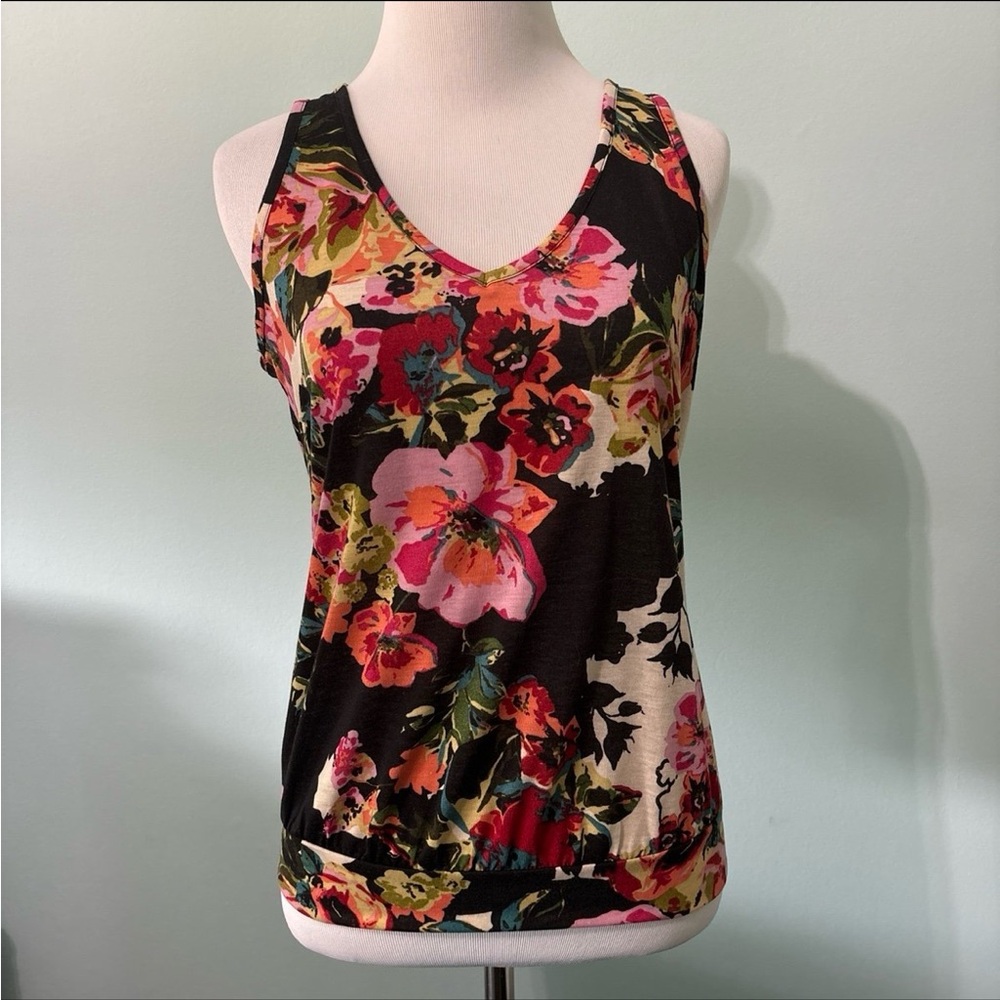 Lily Star multi colored floral tank